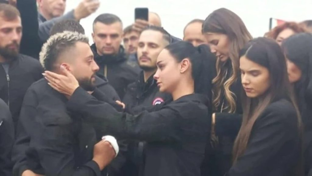 Kur dhimbjes ia zë vendin fama 